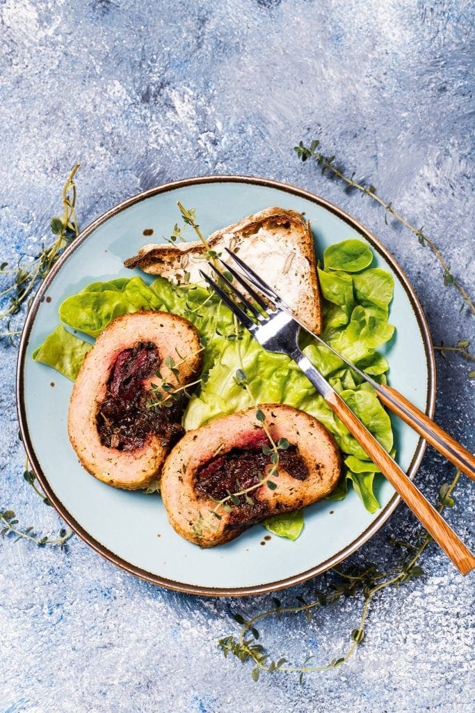 Rolada z indyka z konfiturą botwinkową